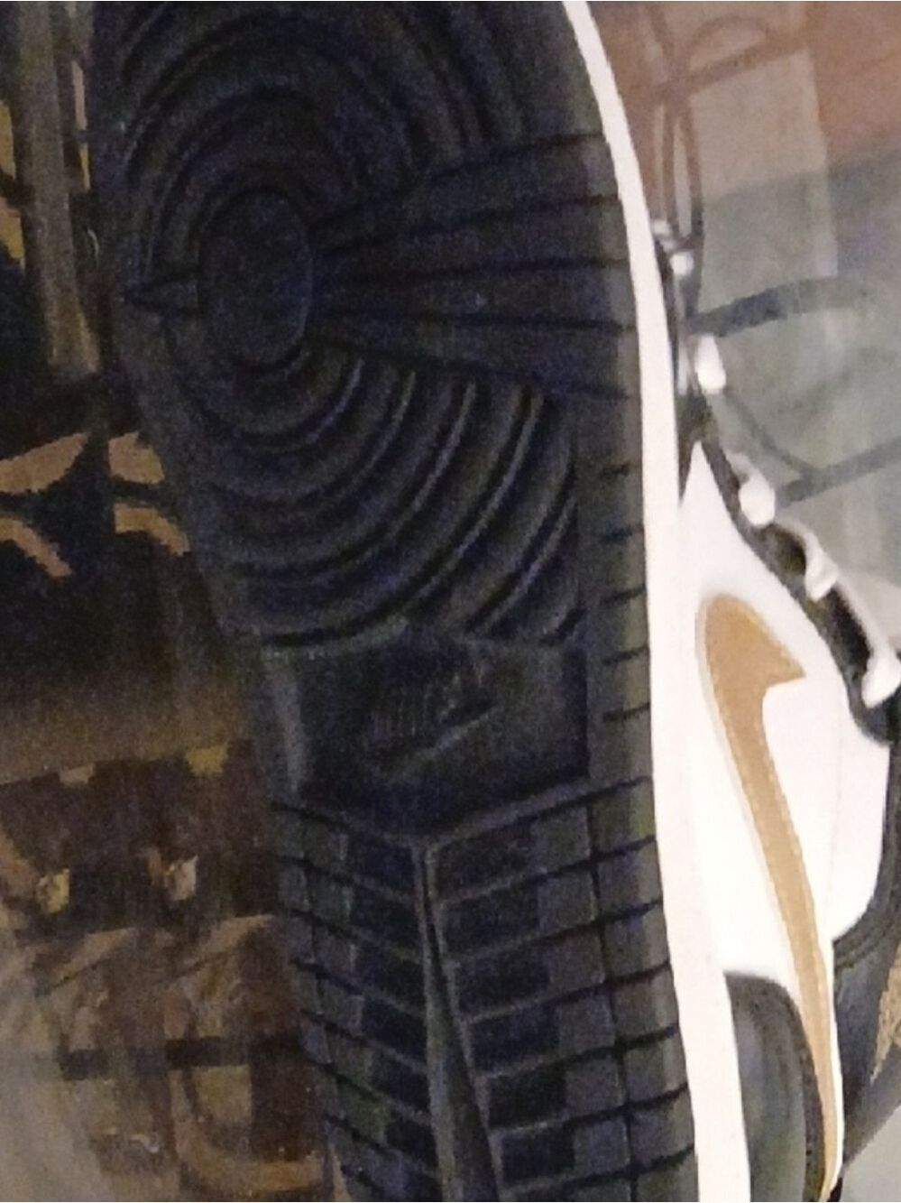 Jordan Kids Low Top Sneakers Black White Gold - Picture 5 of 7